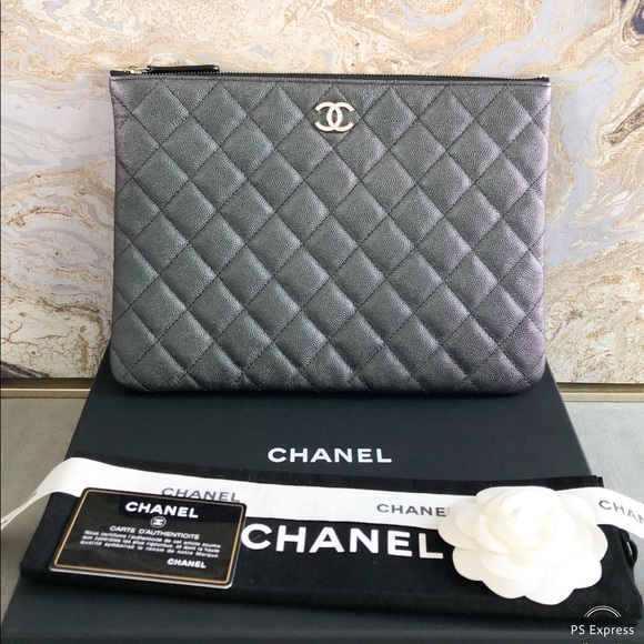 Chanel Iridescent Medium O CC Caviar LeatherClutch - Picture 2 of 8